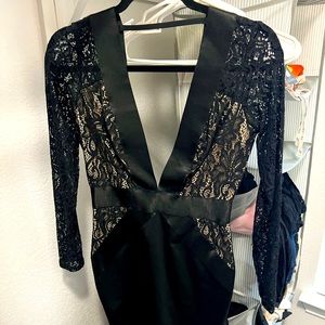 BEBE long sleeve deep plunge black mini dress size S small